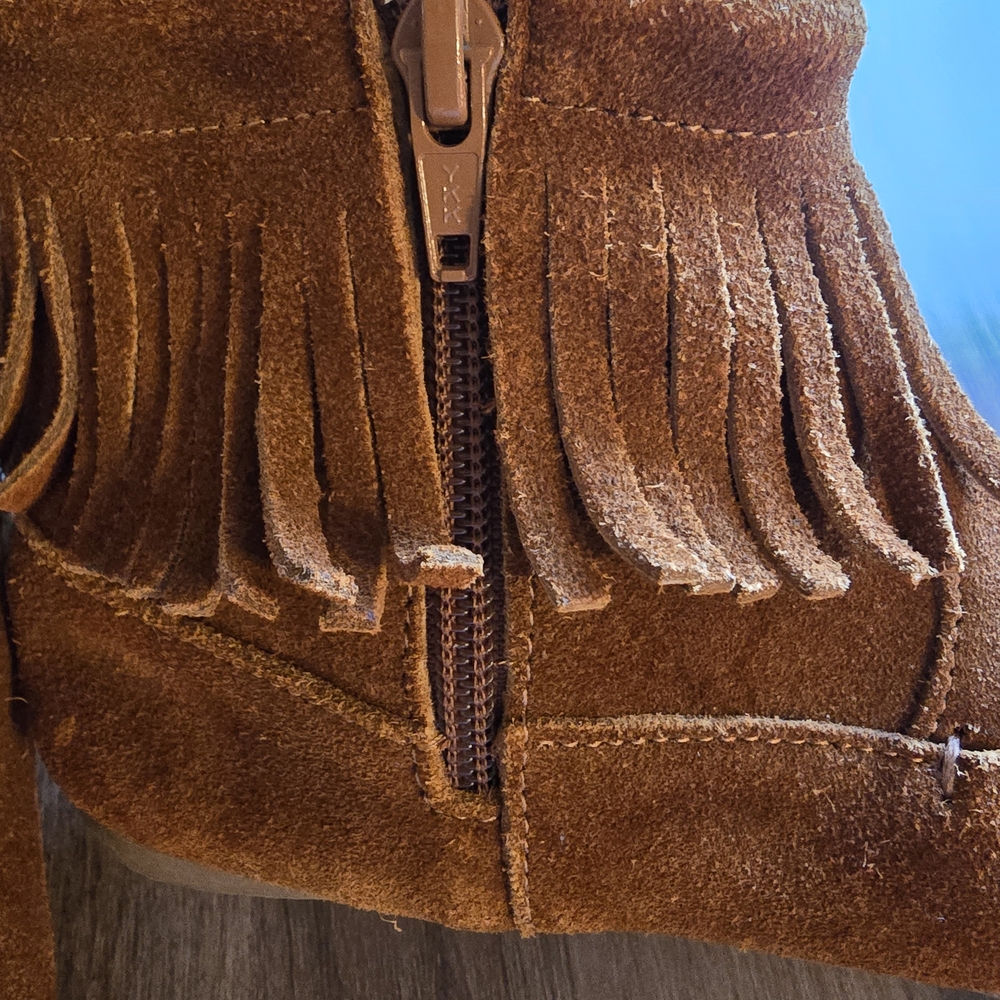 Minnetonka Kids Moccasins with Fringe - Brown Leather Size 1 #111 - Picture 4 of 7